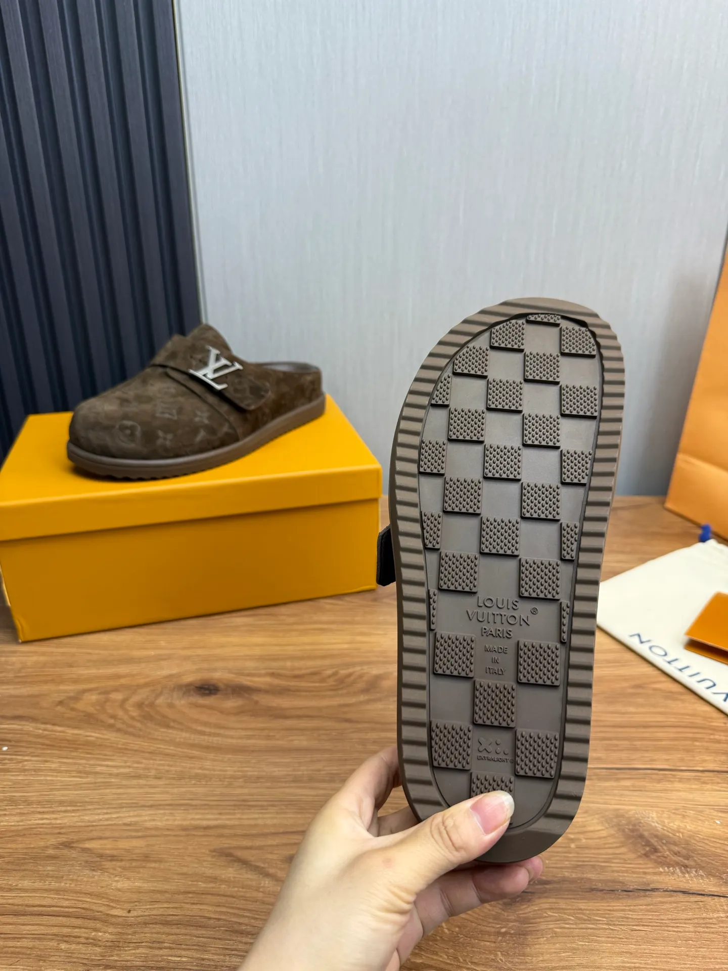 Men's shoes 💰520💰 Lv. hot selling men's slippers 🔥 🩴Official website one to one production 38-45 sizes 45 46 🉑️Customized!